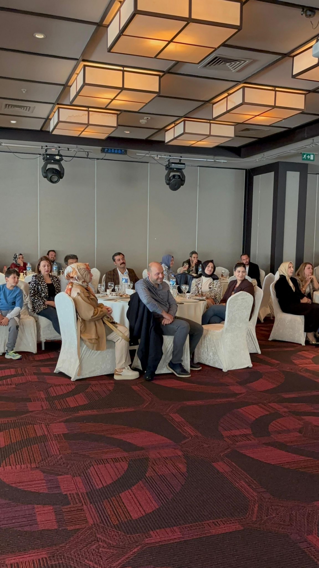 2025-2026 tanışma programı( konuşmacı:taş kağıt makas atölyesi eğitim koordinatörü Büşra  ERTÜRK)  Rastgele Fotoğraf