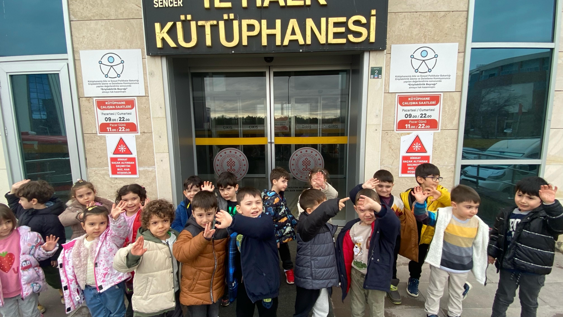İL KÜTÜPHANESİ GEZİMİZ (4 YAŞ) Rastgele Fotoğraf