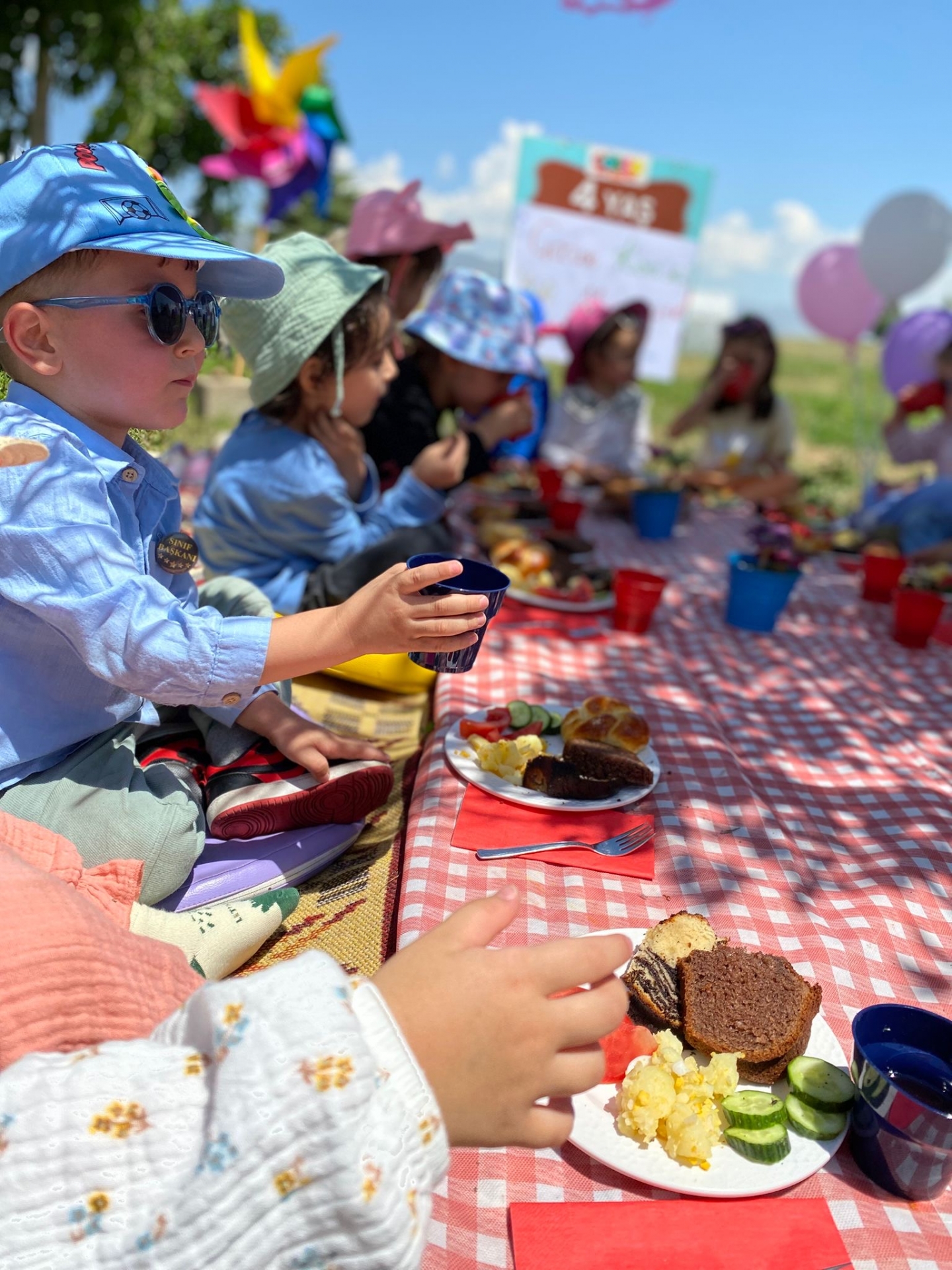Çoçuk köyü pikniğimiz Rastgele Fotoğraf