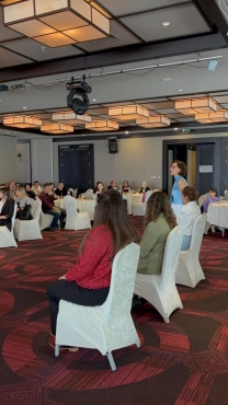  2025-2026 tanışma programı( konuşmacı:taş kağıt makas atölyesi eğitim koordinatörü Büşra  ERTÜRK)  Fotoğraf 492 